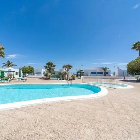 Bandama 15! 2 Bedroom Newly Renovated Bungalow, Los Pocillos, Puerto Del Carmen. *