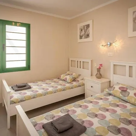 Prázdninový dům Bandama 15! 2 Bedroom Newly Renovated Bungalow, Los Pocillos, Puerto Del Carmen. Puerto del Carmen (Lanzarote)