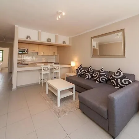 Bandama 15! 2 Bedroom Newly Renovated Bungalow, Los Pocillos, Puerto Del Carmen. Пуерто-дель-Кармен