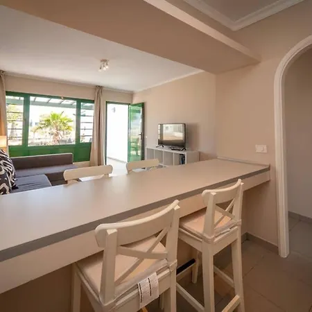 Bandama 15! 2 Bedroom Newly Renovated Bungalow, Los Pocillos, Puerto Del Carmen. * Пуерто-дель-Кармен