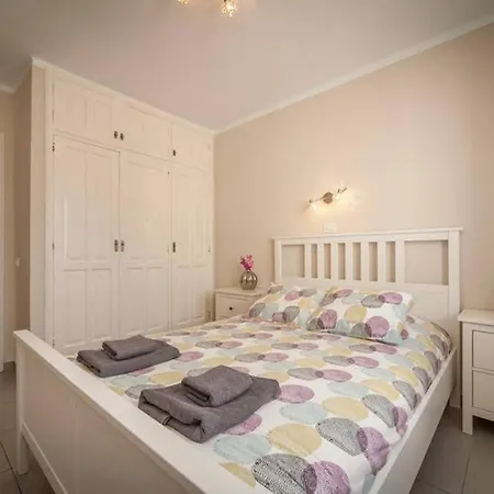 Bandama 15! 2 Bedroom Newly Renovated Bungalow, Los Pocillos, Puerto Del Carmen. Будинок відпочинку